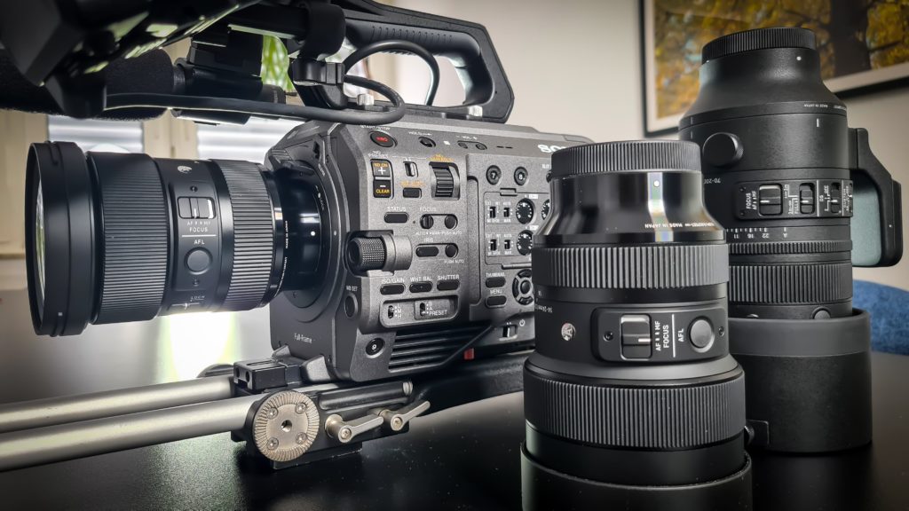 Videoequipment bei dig it! media: Die Sony FX9 liefert mit den drei Zoomobjektiven hervorragende Videoqualität.